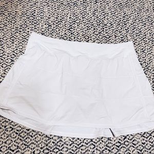 Lululemon Pace Rival Skirt in very good condition!